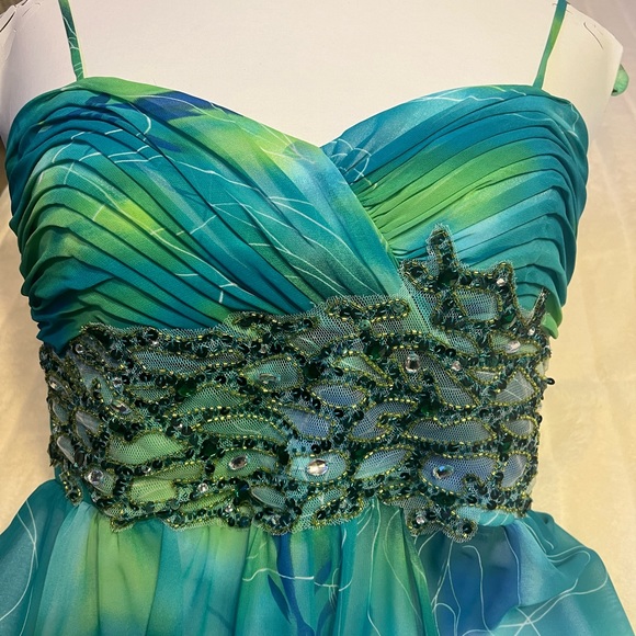 Hailey by Adrianna Papell Floral Evening gown - Picture 2 of 4